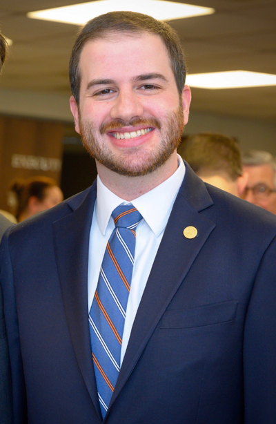 Jeremy Moss wins Democratic Senate winner.